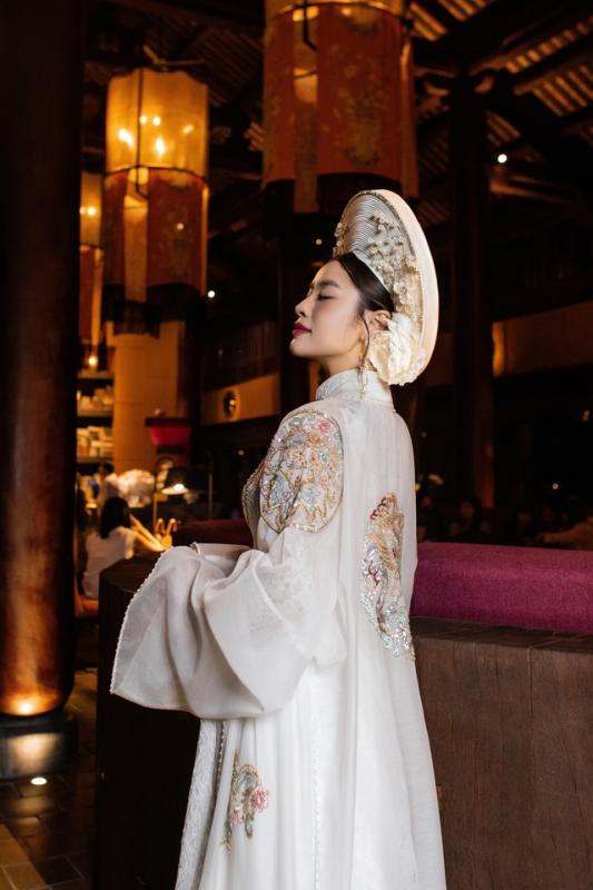 'Sao mai' Nguyễn Thu Hằng hát giữa non thiêng Yên Tử- Ảnh 2. 'Sao mai' Nguyễn Thu Hằng hát giữa non thiêng Yên Tử- Ảnh 2.
