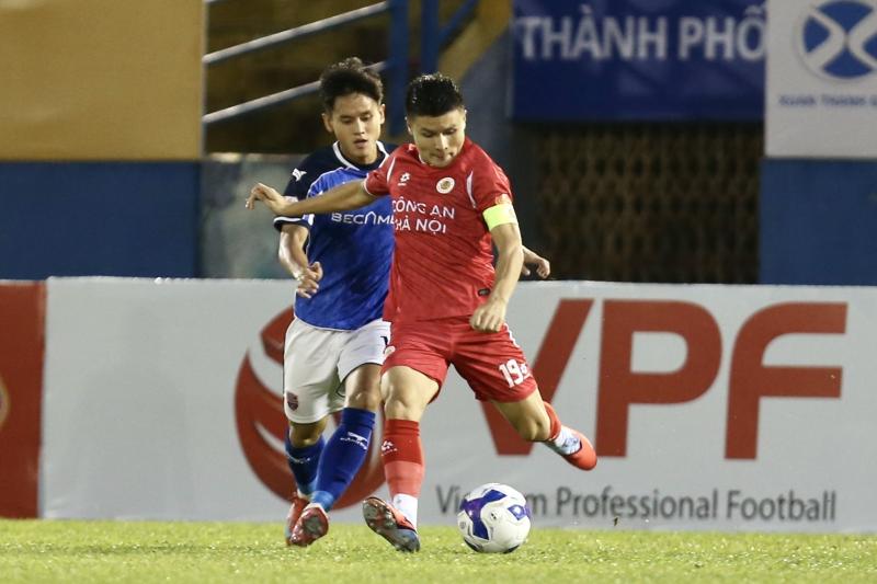 Quang Hải kiến tạo, ghi bàn như... Messi, CLB CAHN đưa Becamex TP.HCM trở lại mặt đất- Ảnh 1. Quang Hải kiến tạo, ghi bàn như... Messi, CLB CAHN đưa Becamex TP.HCM trở lại mặt đất- Ảnh 1.