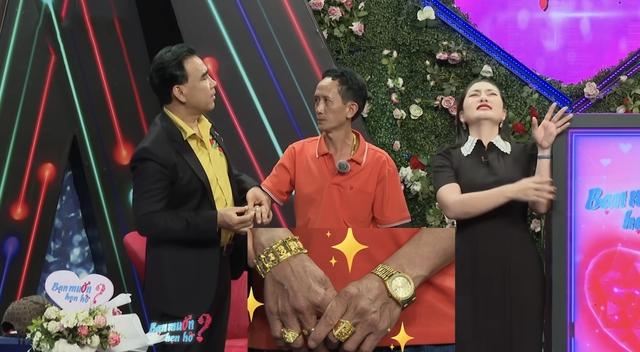 Chủ lò mổ mang 11 cây vàng đi tìm vợ nhưng bị mẹ đơn thân từ chối- Ảnh 1. Chủ lò mổ mang 11 cây vàng đi tìm vợ nhưng bị mẹ đơn thân từ chối- Ảnh 1.