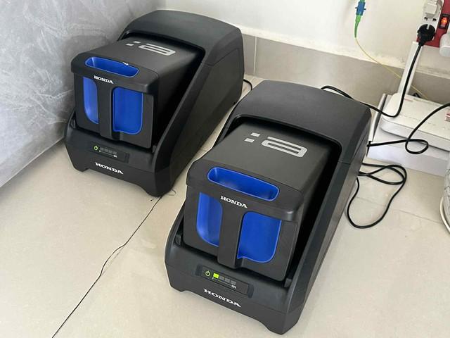 3 lưu ý khi sạc pin tháo rời cho xe máy điện - Ảnh 1. Sạc pin tháo rời xe máy điện sao cho bền? - Ảnh 1.