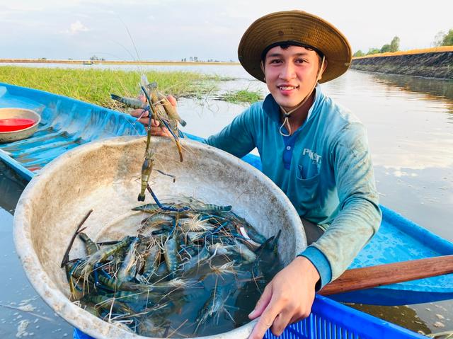 Lũ sông Mekong lên nhanh vì bão số 5- Ảnh 1. Lũ sông Mekong lên nhanh vì bão số 5- Ảnh 1.