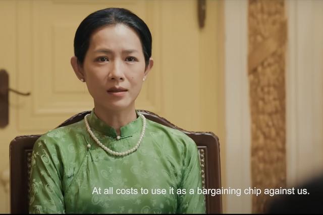 'Bóng hồng' hiếm hoi trên bàn đàm phán trong phim 'Mưa đỏ' là ai?  - Ảnh 1.