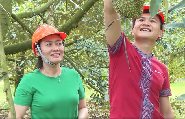 Nữ bí thư xã livestream bán sầu riêng giúp dân: 'Không bán hàng để làm giàu'- Ảnh 2.