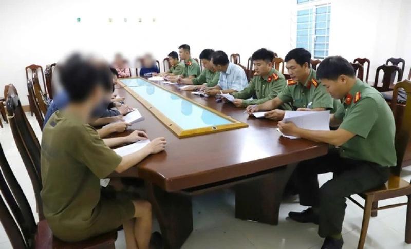 Công an tỉnh Lâm Đồng tiếp nhận 11 người do cơ quan chức năng Campuchia trao trả- Ảnh 1.