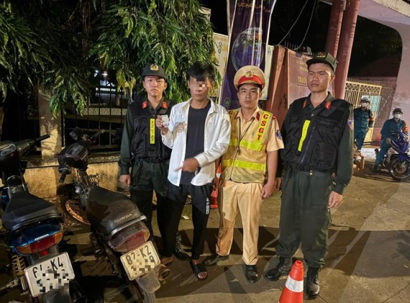 Đồng Nai: Tài xế vi phạm nồng độ cồn vượt hơn 5 lần mức 'kịch khung'- Ảnh 3. Đồng Nai: Tài xế vi phạm nồng độ cồn vượt hơn 5 lần mức 'kịch khung'- Ảnh 3.