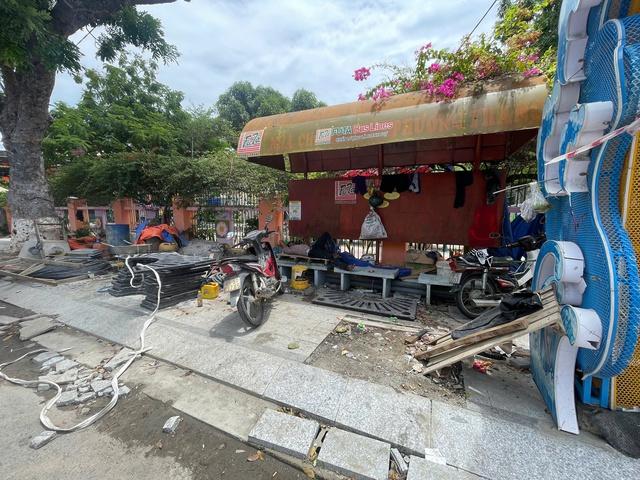 Đường Lê Thánh Tôn Nha Trang chậm tiến độ ảnh hưởng đến dân sinh và giao thông - Ảnh 2. Đường Lê Thánh Tôn Nha Trang chậm tiến độ ảnh hưởng đến dân sinh và giao thông - Ảnh 2.