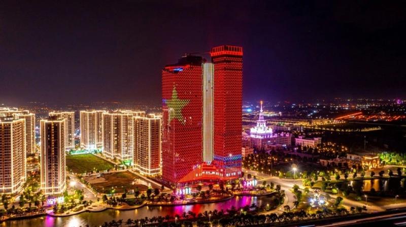 Cổ phiếu lên cao, tài sản các tỉ phú USD tăng vùn vụt lập kỷ lục mới- Ảnh 1.