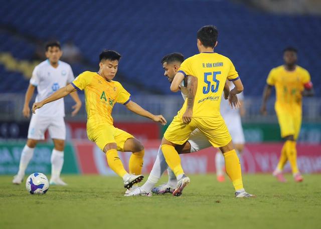 SLNA tạo cú sốc cực lớn, thắng ngược ngoạn mục ĐKVĐ Nam Định: Bất ngờ V-League là đây!- Ảnh 3.