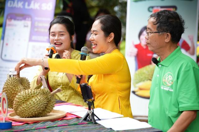 Nữ bí thư xã livestream bán sầu riêng giúp dân: 'Không bán hàng để làm giàu'- Ảnh 7.