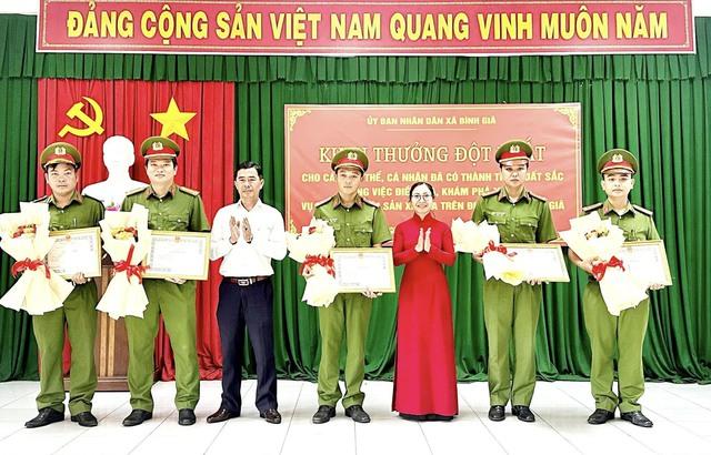 TP.HCM: Bắt nóng 2 nghi can đột nhập cửa hàng Điện máy Xanh trộm 20 điện thoại   - Ảnh 1.