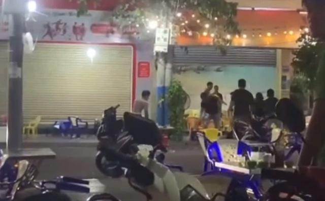 Công an vào cuộc làm rõ vụ hỗn chiến tại quán nhậu ở Gia Lai- Ảnh 1. Công an vào cuộc làm rõ vụ hỗn chiến tại quán nhậu ở Gia Lai- Ảnh 1.