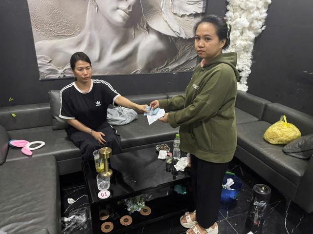 Công an TP.HCM bắt 9 người thuộc 2 nhà hàng vì bán 'bóng cười'- Ảnh 3.