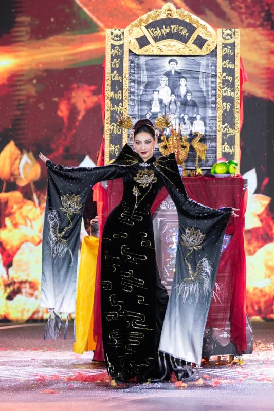 Tranh cãi thí sinh Miss Grand Vietnam diễn thiết kế trang phục 'bàn thờ', BTC nói gì?- Ảnh 2. Tranh cãi thí sinh Miss Grand Vietnam diễn thiết kế trang phục 'bàn thờ', BTC nói gì?- Ảnh 2.