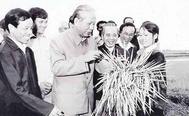 80 năm 'làm cho người nghèo thì đủ ăn, người đủ ăn thì khá giàu, người giàu thì giàu thêm'- Ảnh 1. 80 năm 'làm cho người nghèo thì đủ ăn, người đủ ăn thì khá giàu, người giàu thì giàu thêm'- Ảnh 1.