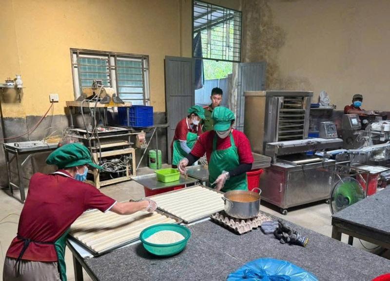 Đà Nẵng: Liên tiếp phát hiện gần 10.000 bánh trung thu 'bẩn'- Ảnh 2. Đà Nẵng: Liên tiếp phát hiện gần 10.000 bánh trung thu 'bẩn'- Ảnh 2.