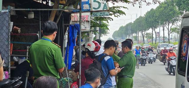 Cháy cửa hàng bán phụ tùng xe, cụ ông tử vong- Ảnh 1. Cháy cửa hàng bán phụ tùng xe, cụ ông tử vong- Ảnh 1.