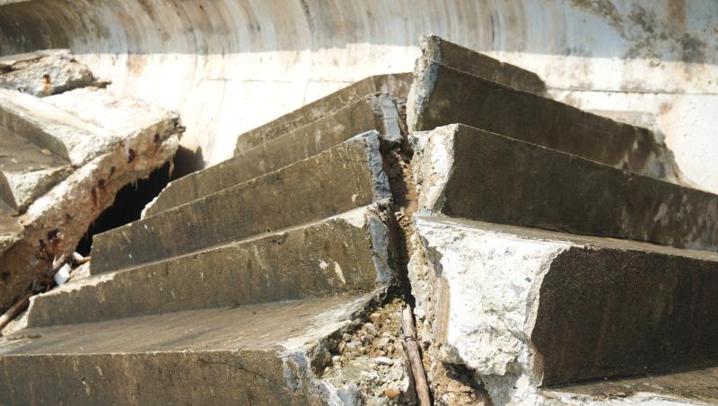 Kè biển Hải Tiến đối mặt nguy cơ sạt lở nghiêm trọng trước bão số 9 - Ảnh 15. Kè biển Hải Tiến đối mặt nguy cơ sạt lở nghiêm trọng trước bão số 9 - Ảnh 15.