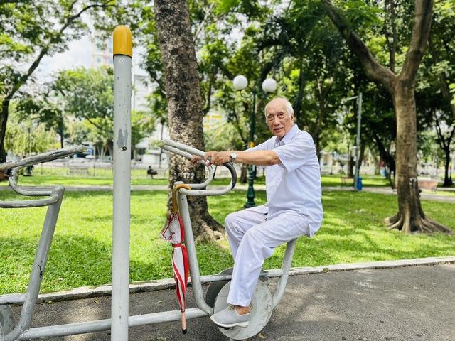Người Việt Nam hạnh phúc hơn nhờ những yếu tố nào?- Ảnh 3. Người Việt Nam hạnh phúc hơn nhờ những yếu tố nào?- Ảnh 3.