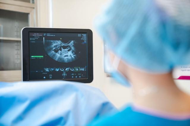 Trưởng khoa IVF Phương Châu Sài Gòn: 20 năm đồng hành với các gia đình tìm con - Ảnh 2. Trưởng khoa IVF Phương Châu Sài Gòn: 20 năm đồng hành với các gia đình tìm con - Ảnh 2.