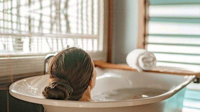 5 việc làm mỗi ngày đang ‘hút cạn’ collagen, khiến bạn già 5-10 tuổi mà không biết - Ảnh 3. 5 việc làm mỗi ngày đang ‘hút cạn’ collagen, khiến bạn già 5-10 tuổi mà không biết - Ảnh 3.