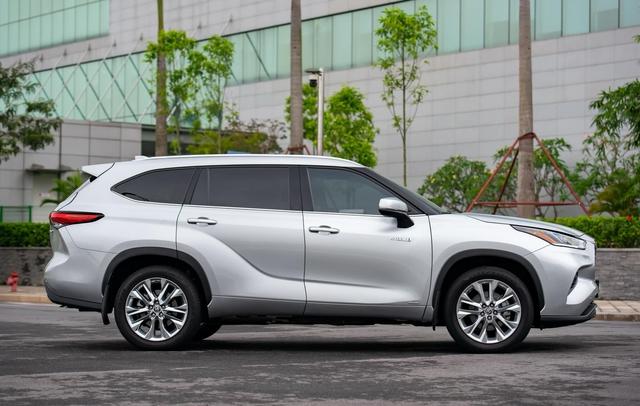Xe nhập Mỹ Toyota Highlander dùng 4 năm, bán lại đắt hơn xe sang Đức - Ảnh 1. Xe nhập Mỹ Toyota Highlander dùng 4 năm, bán lại đắt hơn xe sang Đức - Ảnh 1.