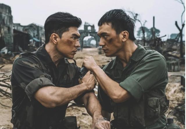 Khán giả bình phim Việt: Thấy gì khi ‘Mưa đỏ’ xô đổ kỷ lục phim Trấn Thành - Ảnh 1.