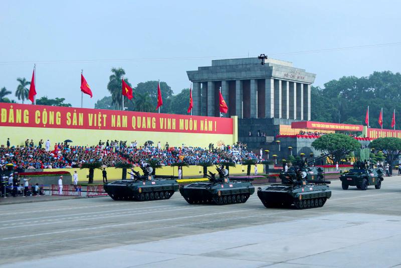 Trang bị đặc biệt giúp xe tăng 'lướt' trên phố Hà Nội trong diễu binh A80- Ảnh 5.