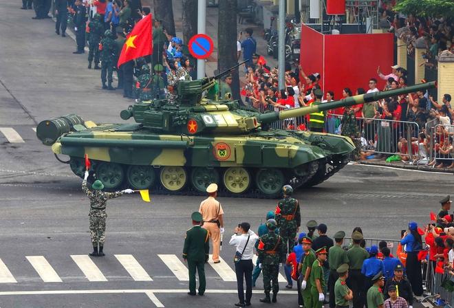 Trang bị đặc biệt giúp xe tăng 'lướt' trên phố Hà Nội trong diễu binh A80- Ảnh 16.