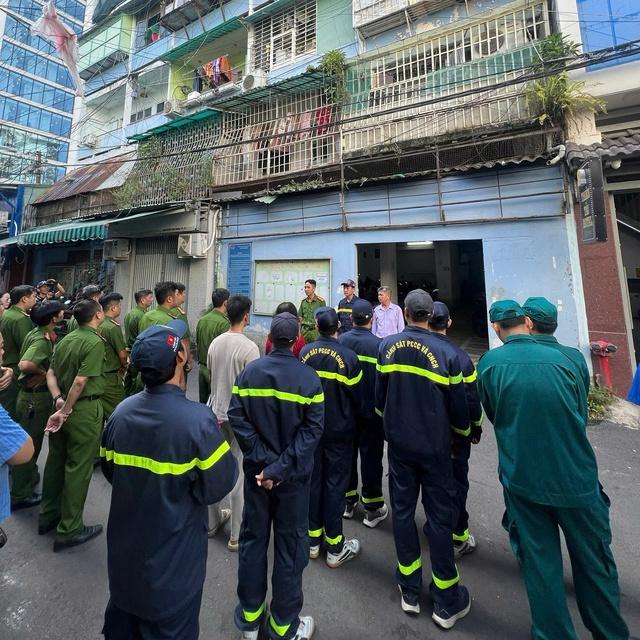 Công an TP.HCM về đích chiến dịch xóa 'tử huyệt chuồng cọp' chung cư- Ảnh 1. Công an TP.HCM về đích chiến dịch xóa 'tử huyệt chuồng cọp' chung cư- Ảnh 1.