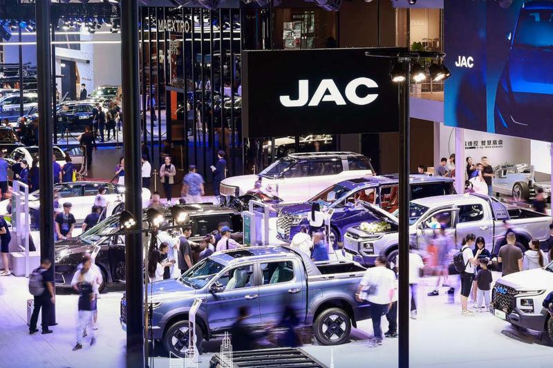 trung quoc,  oto trung quoc,  xe trung quoc,  chien tranh gia,  xe dien,  ev,  phev,  hybrid,  byd,  gia xe,  iaa mobility,  iaa mobility 2025 anh 1