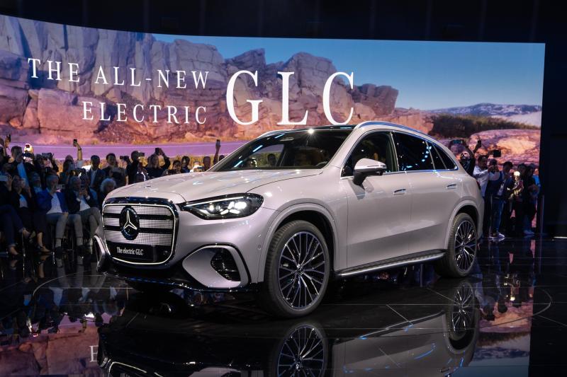 mercedes-benz,  bmw,  mercedes,  xe dien,  ev,  phev,  dong co,  b48,  iaa,  iaa mobility,  iaa mobility 2025 anh 3