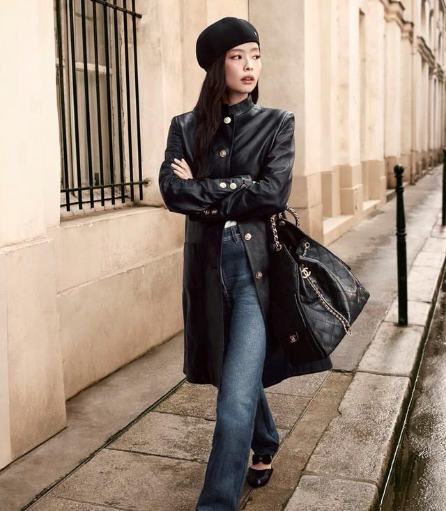 Jennie (BlackPink) liên tiếp mất hợp đồng quảng cáo lớn vào tay đàn em - Ảnh 1.