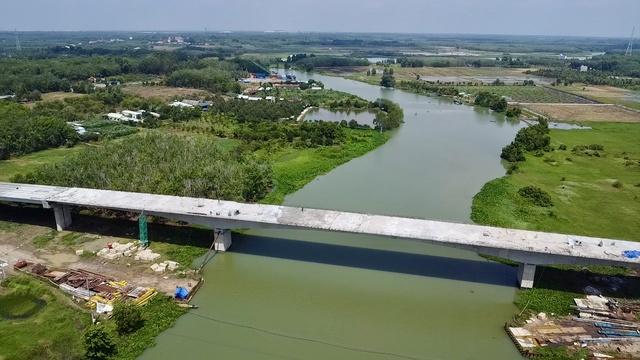 TP.HCM: Tạm đóng nhiều đoạn đường Hồ Chí Minh để hoàn thiện 4 cây cầu - Ảnh 3. TP.HCM: Tạm đóng nhiều đoạn đường Hồ Chí Minh để hoàn thiện 4 cây cầu - Ảnh 3.