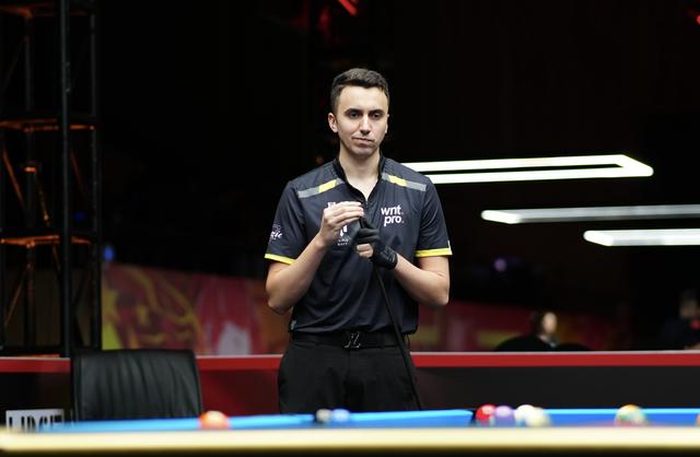 Cú sốc ở giải billiards vô địch thế giới 10 bi nam 2025: Ngôi sao Fedor Gorst bị loại
- Ảnh 1. Cú sốc ở giải billiards vô địch thế giới 10 bi nam 2025: Ngôi sao Fedor Gorst bị loại
- Ảnh 1.