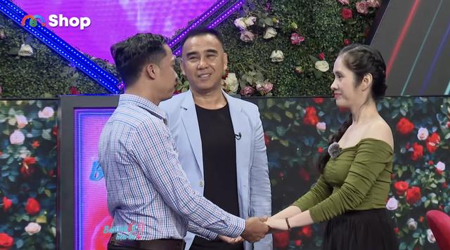 Chủ doanh nghiệp vận tải tìm hạnh phúc trên sóng truyền hình bạn muốn hẹn hò - Ảnh 1. Chủ doanh nghiệp vận tải tìm hạnh phúc trên sóng truyền hình bạn muốn hẹn hò - Ảnh 1.