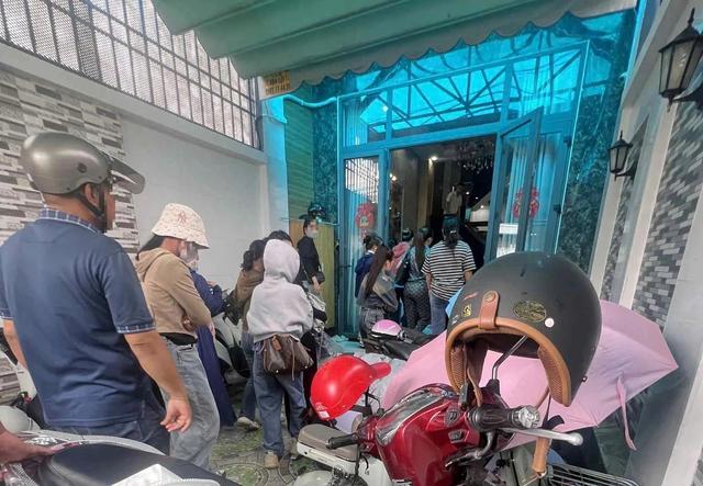 Vỡ hụi '200 tỉ đồng', nhiều người dân ở TP.HCM kéo đến đòi nợ- Ảnh 1. Vỡ hụi '200 tỉ đồng', nhiều người dân ở TP.HCM kéo đến đòi nợ- Ảnh 1.