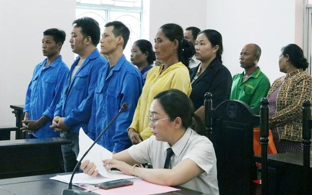 Đường dây mua bán người dưới 16 tuổi sang Trung Quốc lấy chồng lãnh án - Ảnh 1.