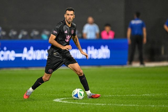 Messi lập tiếp kỷ lục không tưởng với bóng đá Mỹ, Busquets chính thức giải nghệ- Ảnh 2. Messi lập tiếp kỷ lục không tưởng với bóng đá Mỹ, Busquets chính thức giải nghệ- Ảnh 2.