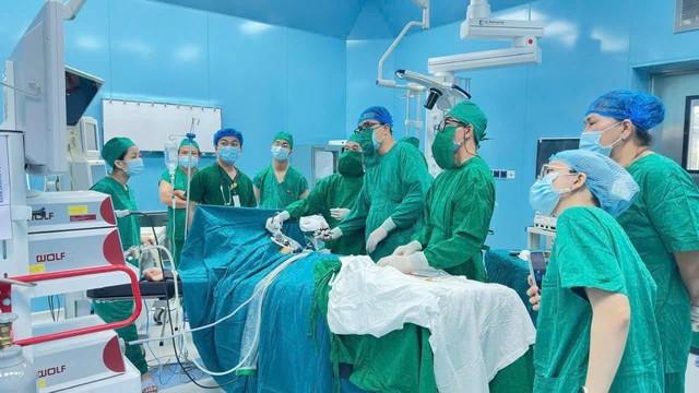 Hình ảnh đẹp từ phòng mổ cứu người ở đặc khu Côn Đảo- Ảnh 3. Hình ảnh đẹp từ phòng mổ cứu người ở đặc khu Côn Đảo- Ảnh 3.