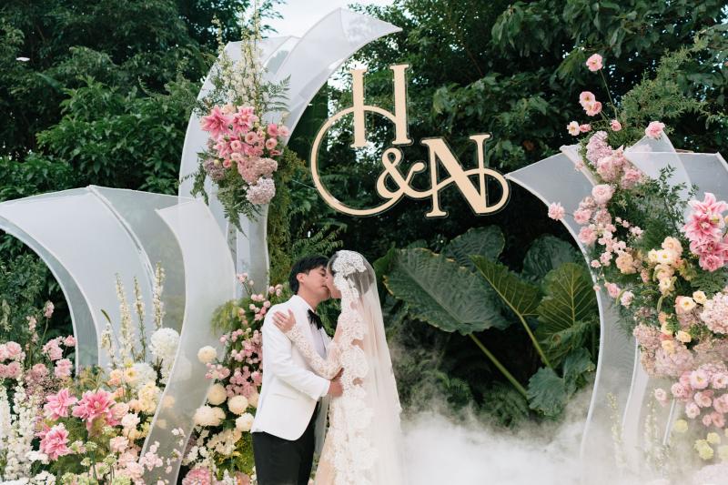 Thanh Bạch, Lý Nhã Kỳ dự đám cưới của Hồ Quang Hiếu và vợ người mẫu - Ảnh 5.