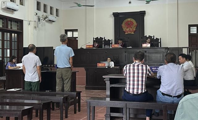 Vụ cựu trưởng thôn bị 5 năm tù: Luật sư nói 'không có quyền thì sao lạm quyền'- Ảnh 1. Vụ cựu trưởng thôn bị 5 năm tù: Luật sư nói 'không có quyền thì sao lạm quyền'- Ảnh 1.