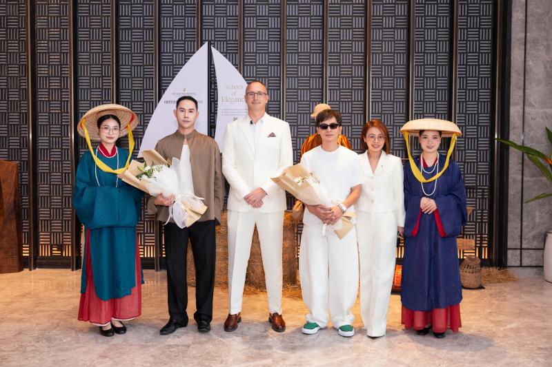 Triển lãm nghệ thuật sắp đặt tại siêu phẩm nghỉ dưỡng 5 sao đầu tiên của Hạ Long- Ảnh 1. Triển lãm nghệ thuật sắp đặt tại siêu phẩm nghỉ dưỡng 5 sao đầu tiên của Hạ Long- Ảnh 1.