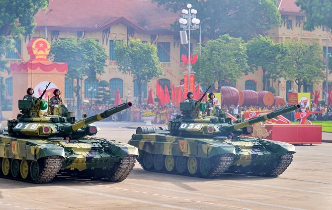 Trang bị đặc biệt giúp xe tăng 'lướt' trên phố Hà Nội trong diễu binh A80- Ảnh 7.