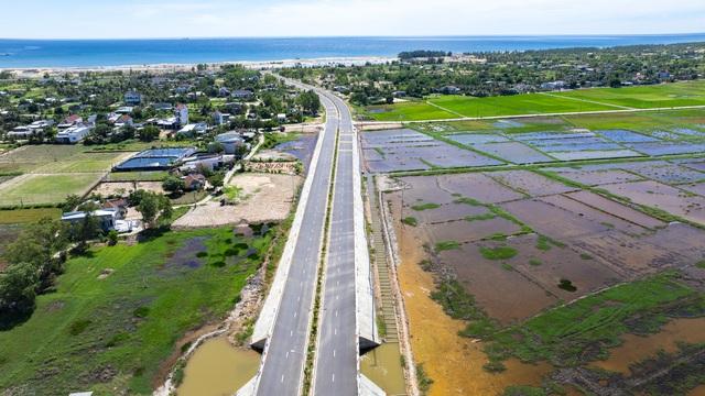Phó chủ tịch Gia Lai cảm ơn người dân nhường đất cho dự án giao thông- Ảnh 1. Phó chủ tịch Gia Lai cảm ơn người dân nhường đất cho dự án giao thông- Ảnh 1.