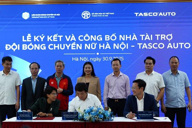 Dàn sao trẻ bóng chuyền nữ Hà Nội được chắp cánh- Ảnh 3. Dàn sao trẻ bóng chuyền nữ Hà Nội được chắp cánh- Ảnh 3.