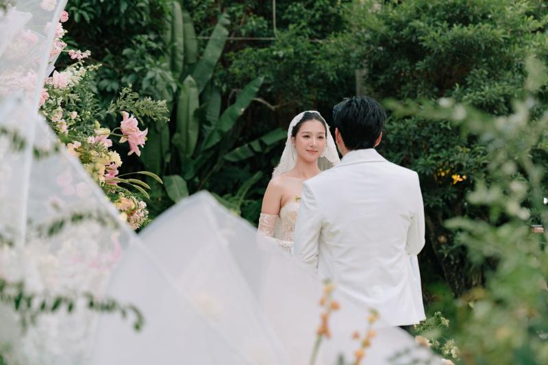 Thanh Bạch, Lý Nhã Kỳ dự đám cưới của Hồ Quang Hiếu và vợ người mẫu - Ảnh 4.