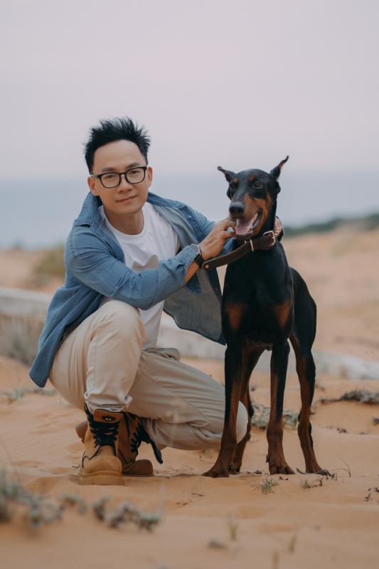 - Ảnh 1. Vợ kém 10 tuổi tiết lộ cuộc sống hôn nhân rapper Đinh Tiến Đạt - Ảnh 1.