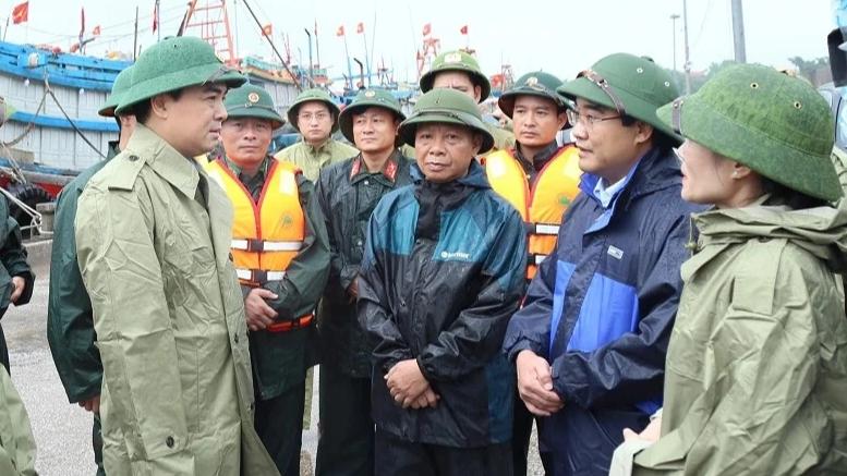 Sóng lớn, gió mạnh ở vùng ven biển Thanh Hóa- Ảnh 5. Sóng lớn, gió mạnh ở vùng ven biển Thanh Hóa- Ảnh 5.