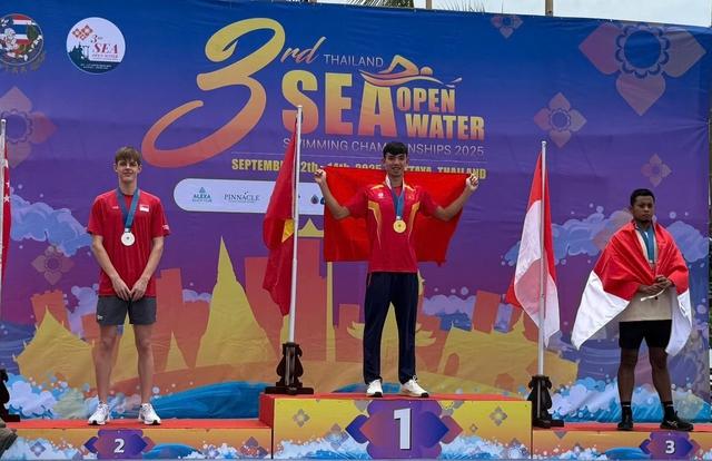Kình ngư Việt Nam đoạt HCV giải bơi đường dài Đông Nam Á, mơ về SEA Games 33- Ảnh 1. Kình ngư Việt Nam đoạt HCV giải bơi đường dài Đông Nam Á, mơ về SEA Games 33- Ảnh 1.