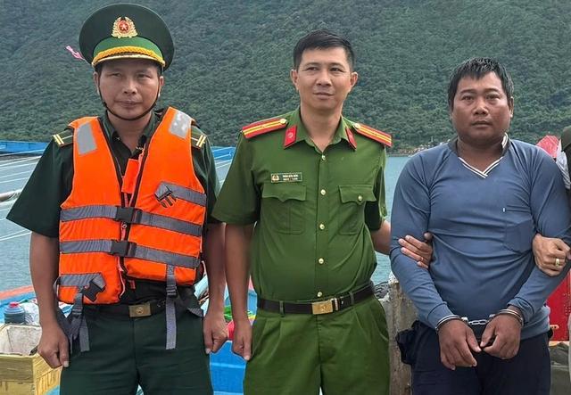 Bộ đội biên phòng Côn Đảo bắt Trần Văn Phúc trốn truy nã tội giết người- Ảnh 1.